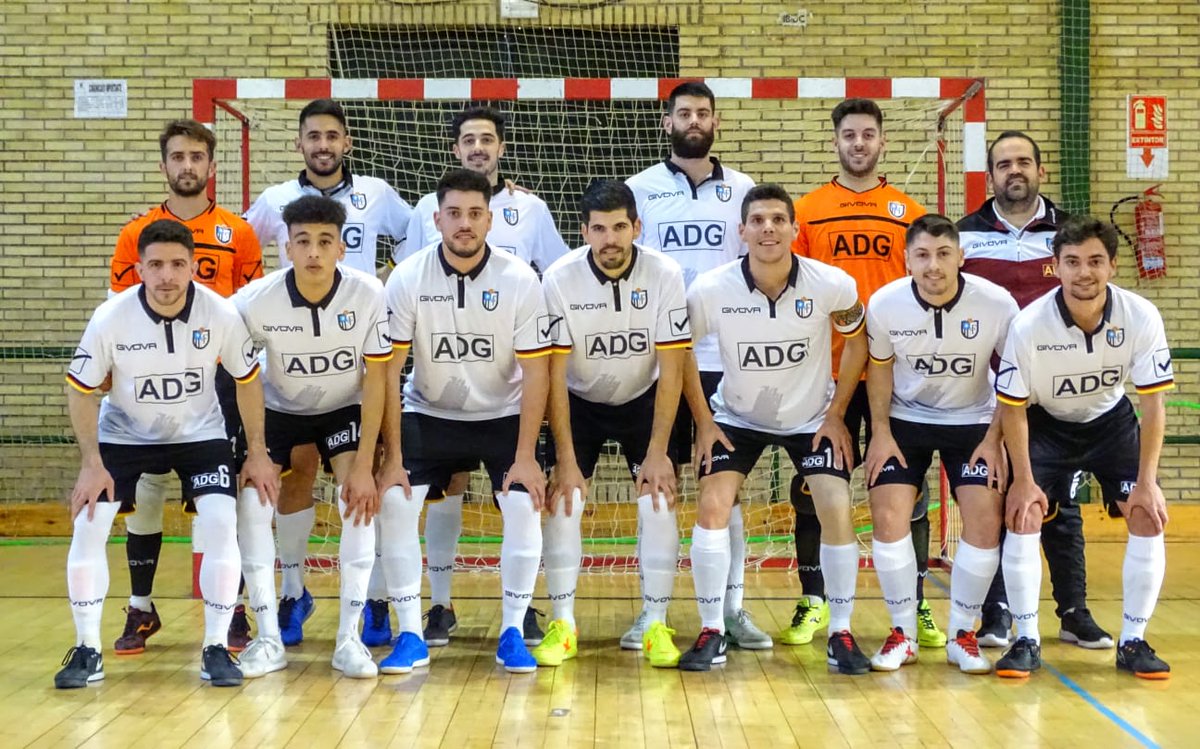 Triunfo 4-2 vs <a href="/VictoriaKentFS/">CD Victoria Kent FS - COMERCO</a> donde los nuestros desempeñaron un gran trabajo en el juego colectivo.Agradecer el apoyo de nuestros aficionados.Sumamos 3 puntos que nos aupan al 8 puesto de esta bonita 2 Division B.
Goles 2x <a href="/Jesus_RB10/">JeSúS RB</a> <a href="/RobeTerol6/">Robe Terol</a> y <a href="/EmilioKarmona/">Emilio Rodriguez</a> 

#SomosFuturo