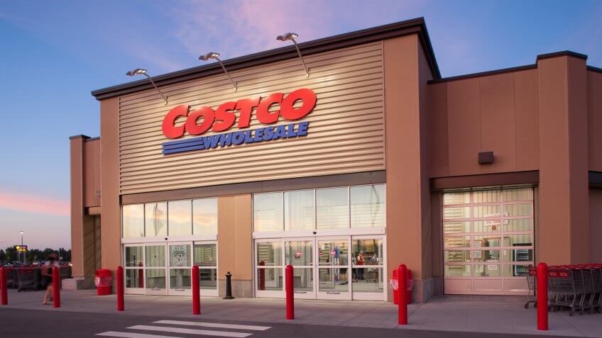 fckieff's tweet photo. Okay let’s settle this.
Retweet for Costco
Like for Sam’s Club https://t.co/cnKSKoNrVb