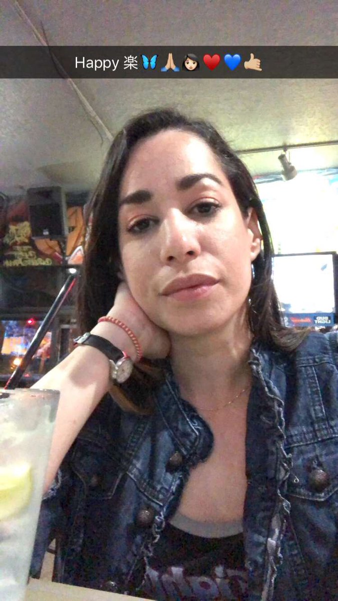 BetzySin's tweet photo. At times...es mejor estar sola que mala acompañada...cc #Love #Life #Happy #DearUniverse #JesusChrist #AloneButNotLonely #KeepWorkingStayBusy #AlwaysAndForever #143 https://t.co/awFyuoq3TN
