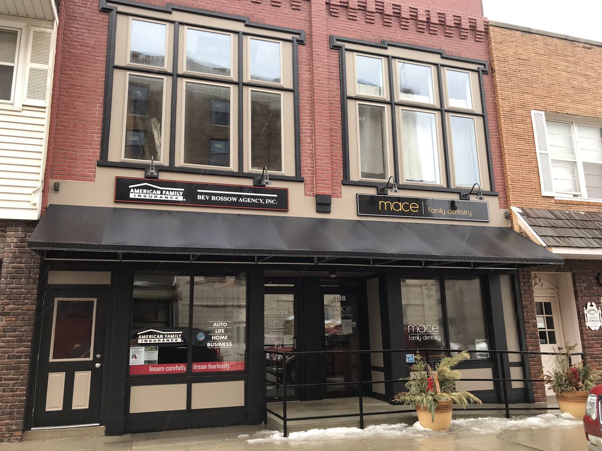 ClarenceIowa's tweet photo. Second stop on the #MainStreetRoadTrip! We had to stop in @GettoKnowNewton to see the Mace Family Dentistry Building after seeing the incredible transformation at the @MainStreetIowa #MSIawards. 😱 You just never know what’s hiding under a weird facade! https://t.co/959Thdpxsd