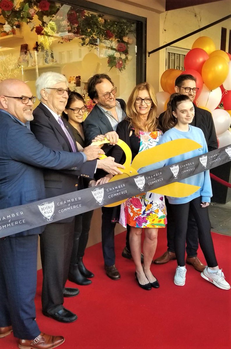 manospr's tweet photo. Congrats ☆ Official Ribbon Cutting with Beverly Hills Mayor Julian Gold at @TeuscherBeverl1 with owners Tara Margolin, Tommy Gallop and @BH_Chamber Thanks to all who joined us! https://t.co/4wld8sIs0C