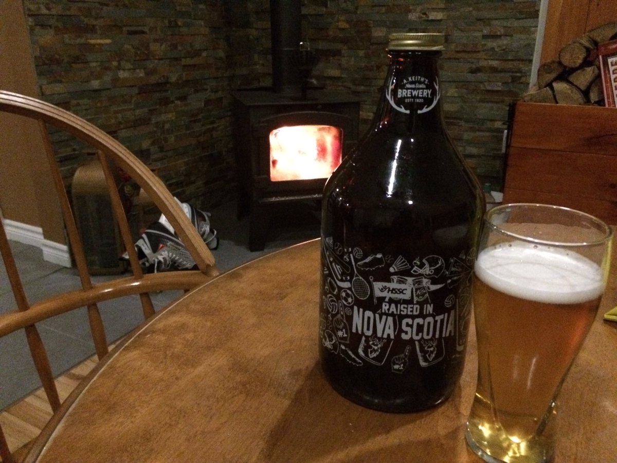 dnbezanson's tweet photo. Beer of the day #HSSC #raisedinnovascotia #alexanderkeiths #homebrew #blonde https://t.co/aC2czunzxQ