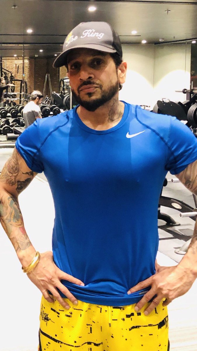 hurrrkaur's tweet photo. Oh my! Who this?? 😍😘❤️Munda Surrey vala @jazzyb mere ghum vich suhkke natila hogaya!! 😱😛🤣😜❤️❤️❤️ https://t.co/MQkfZYhZuV
