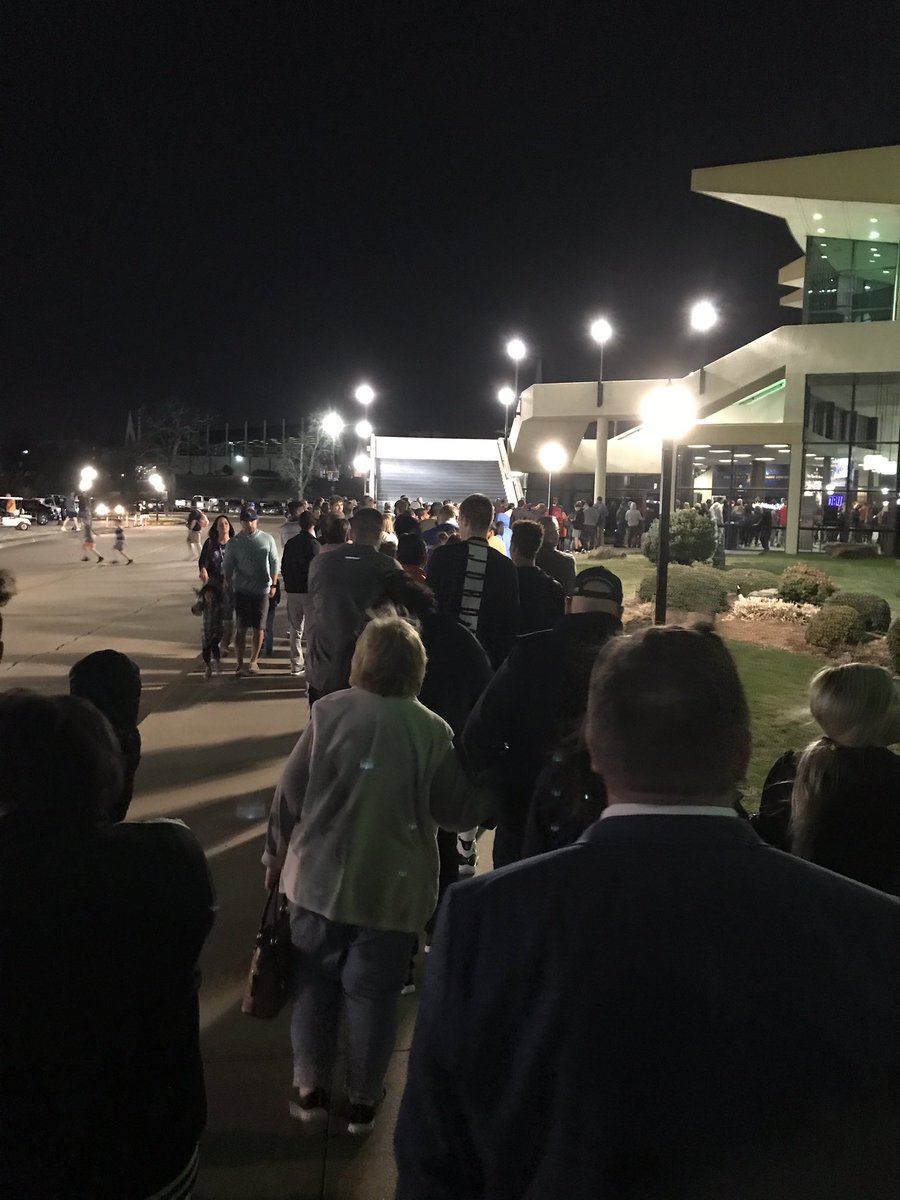 Gonna be a great crowd for 6A Boys B-ball Championship!  PC North vs Booker T Washington!  #StateChamp #ossaa #bball #news9