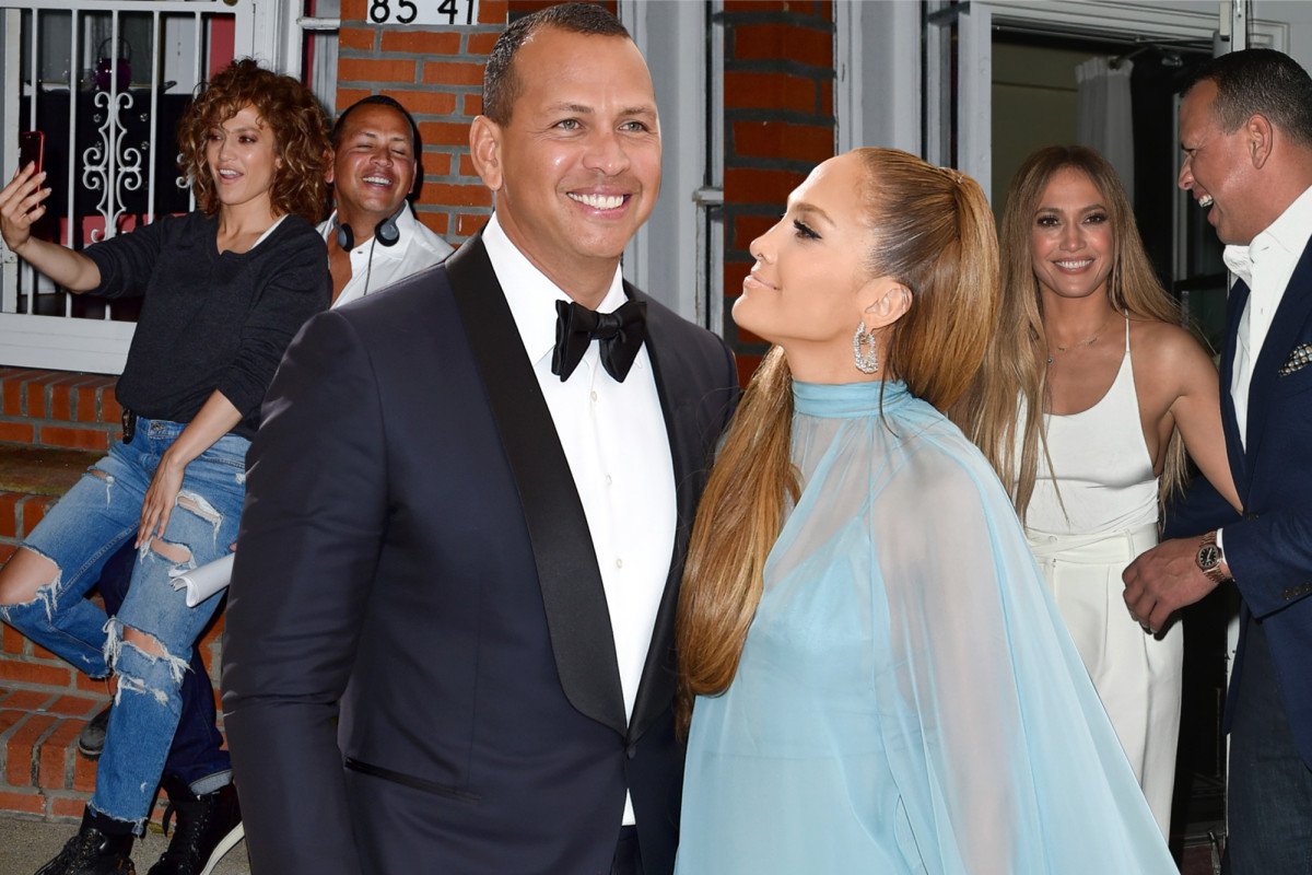 Jennifer Lopez & Alex Rodriguez are engaged! You need to see her rock