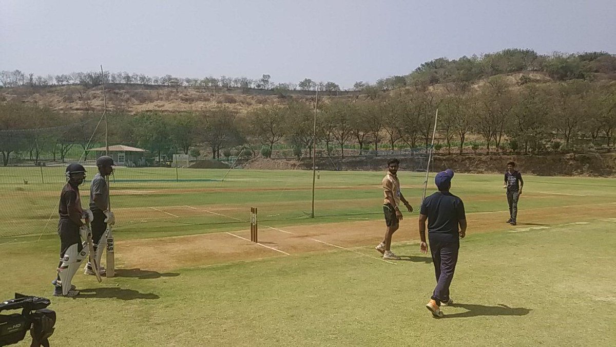 JalgaonT20's tweet photo. Summer is on and JCL players are sweating out for their teams.
#KhelegaJalgaon #JCL #Jalgaon #Cricket #T20 https://t.co/SJir4tsYq5
