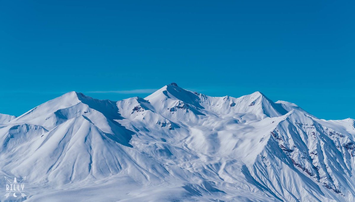 GEOmountains's tweet photo. ❄️🤩Imagine if you could be weightless in your daily life, flying from place to place. 🦅🚡This is what it feels like to defy gravity and fly like a bird above the #Gudauri #ski #resort, #Georgia.🇬🇪 #mountainresortsofgeorgia https://t.co/Mrl1EQidYi