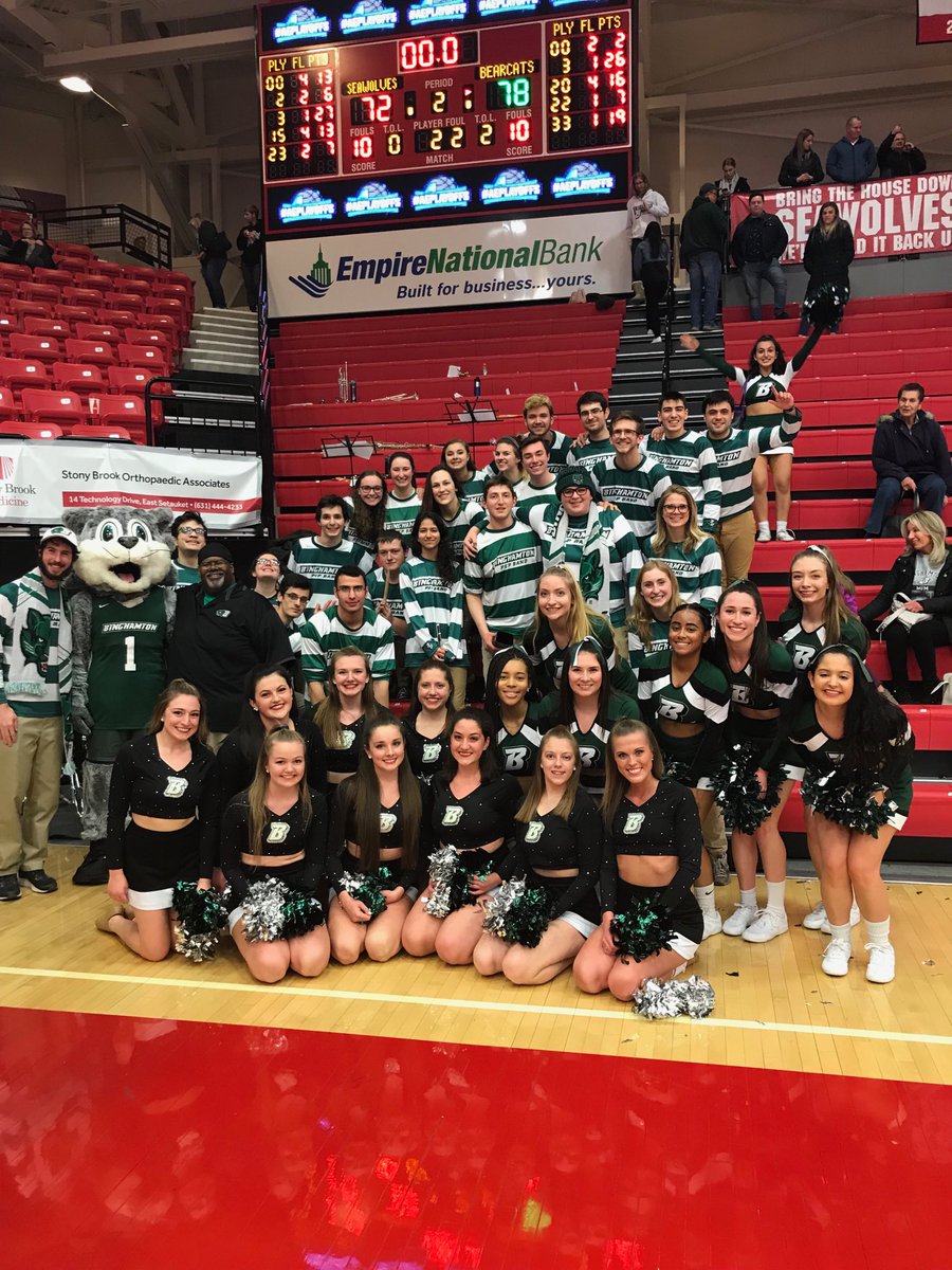 dsimek1's tweet photo. Huge difference having these guys in StonyBrookU tonight! Thank you ⁦@BU_Bearcats⁩ spirit squads! #BingPride https://t.co/hO4zrJUXsk
