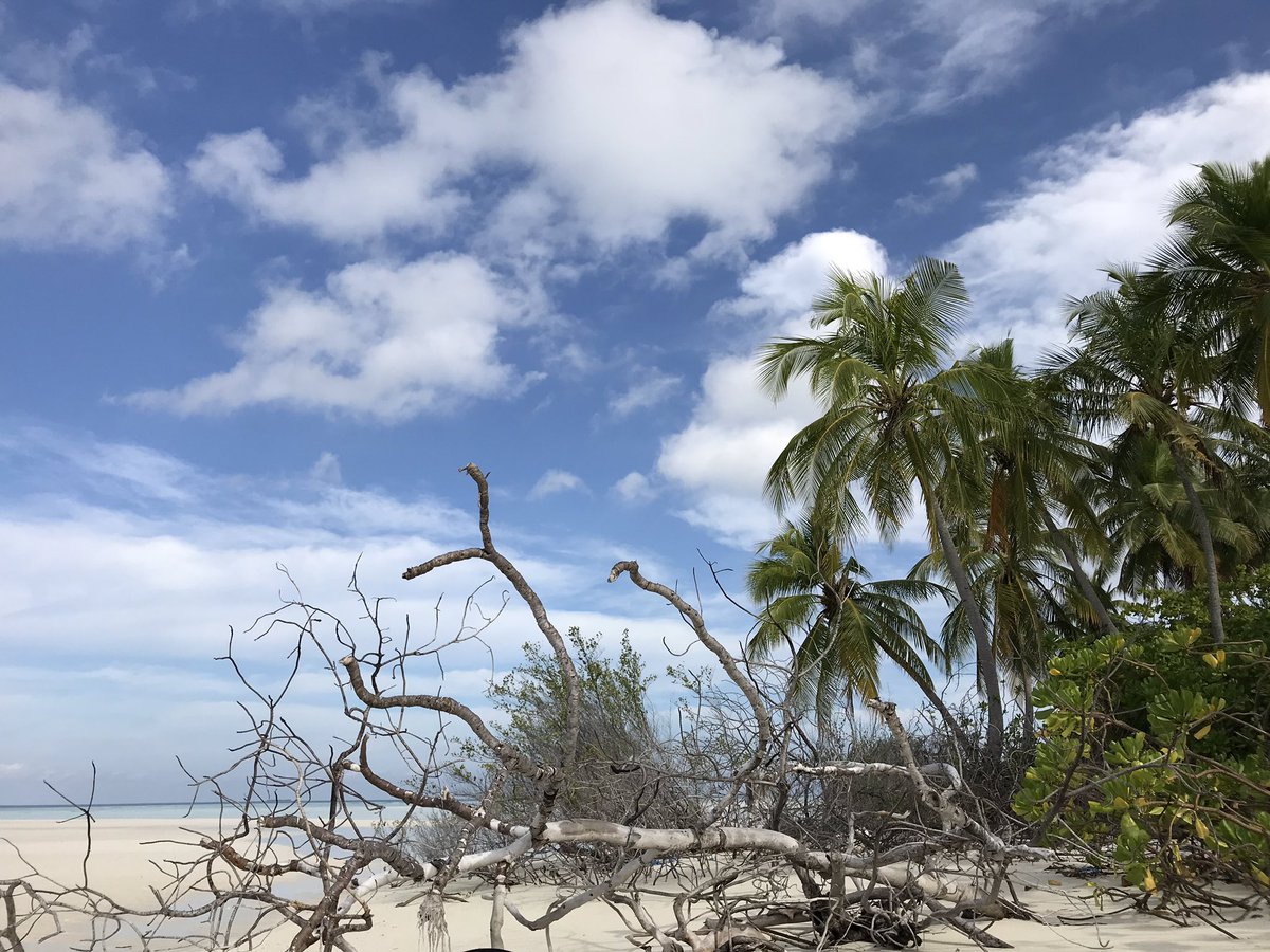 Beautiful Huvadhoo atoll! ☀️
#AharengeRaajje