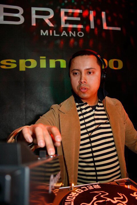 AlexGuzmanDJ's tweet photo. FELIZ DÍA DJ’s ! La música es mi vida - Music is my life 
9 de Marzo día internacional del Dj #diainternacionaldeldj #dj #djs #CrossOverDj #SalsaDj #edmdj #housemusicdj #edm #latindj #djscolombianos #djscolombia #worldwidedjs #InternationalDj https://t.co/zVbh9qukFh