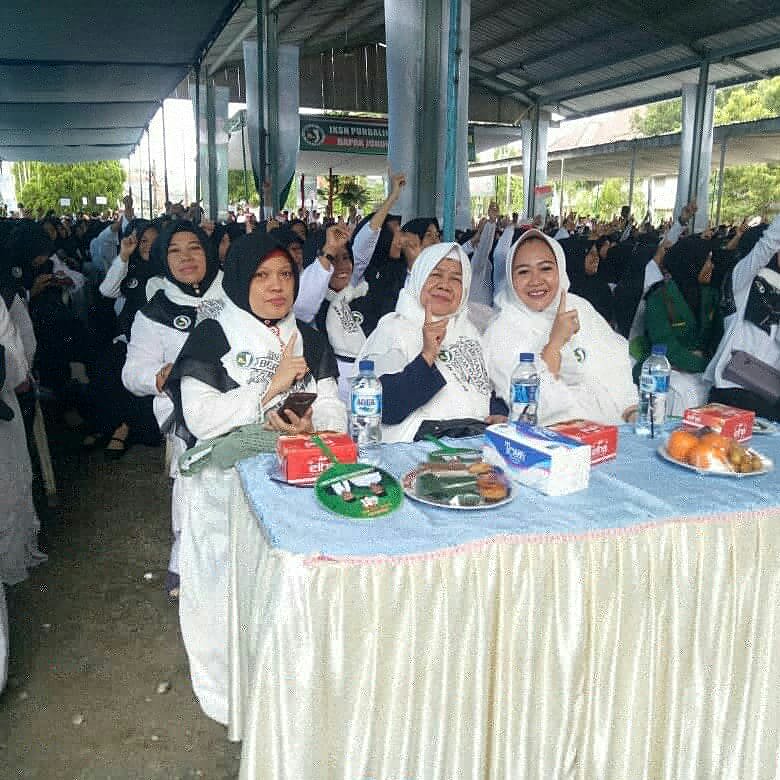 aziz_on7's tweet photo. Ketua DPC PPP purbalingga Ibu Nurul Hidayah Supriati  dengan di temani Ibu Dyah Hayuning Pratiwi menghadiri Deklarasi JKSN " jaringan Kyai Santri Nasional " siappp memenangkan Pak JOKOWI &amp; KH MA'RUF AMIN Di Pilpres 17 April  2019 untuk Kabupaten Purbalingga.
#jokowikhmarufamin https://t.co/2OCfHnR7cC