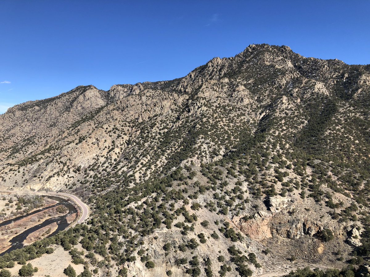 BryantDayton's tweet photo. For the first time in a while I feel so alive. The beauty of the Rockies is absolutely breathtaking. 🏔 https://t.co/e9H92D4EZS