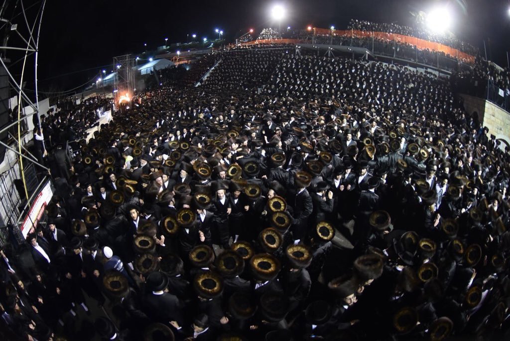 HQSatmar's tweet photo. Flashback: Exactly 3 years ago tonight Tens of thousands Satmar chasidim from around the world joined Satmar Grand Rebbe Aron for the historic #SatmarMeron weekend in the upper #Galilee hamlet of #Meron in the #Holyland https://t.co/gKx0T9CsZf