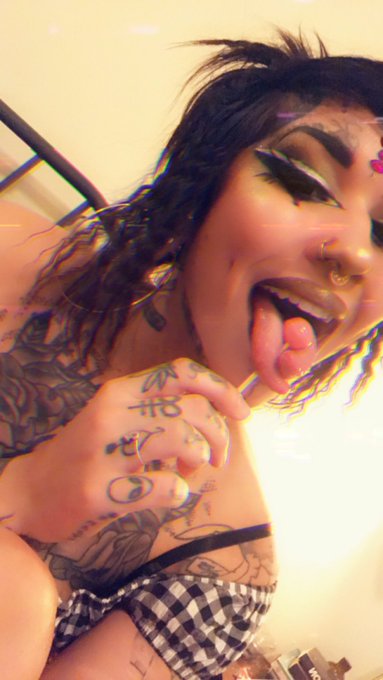 I refuse to be this hot n still be unhappy wtf https://t.co/OuYaWtlOs9