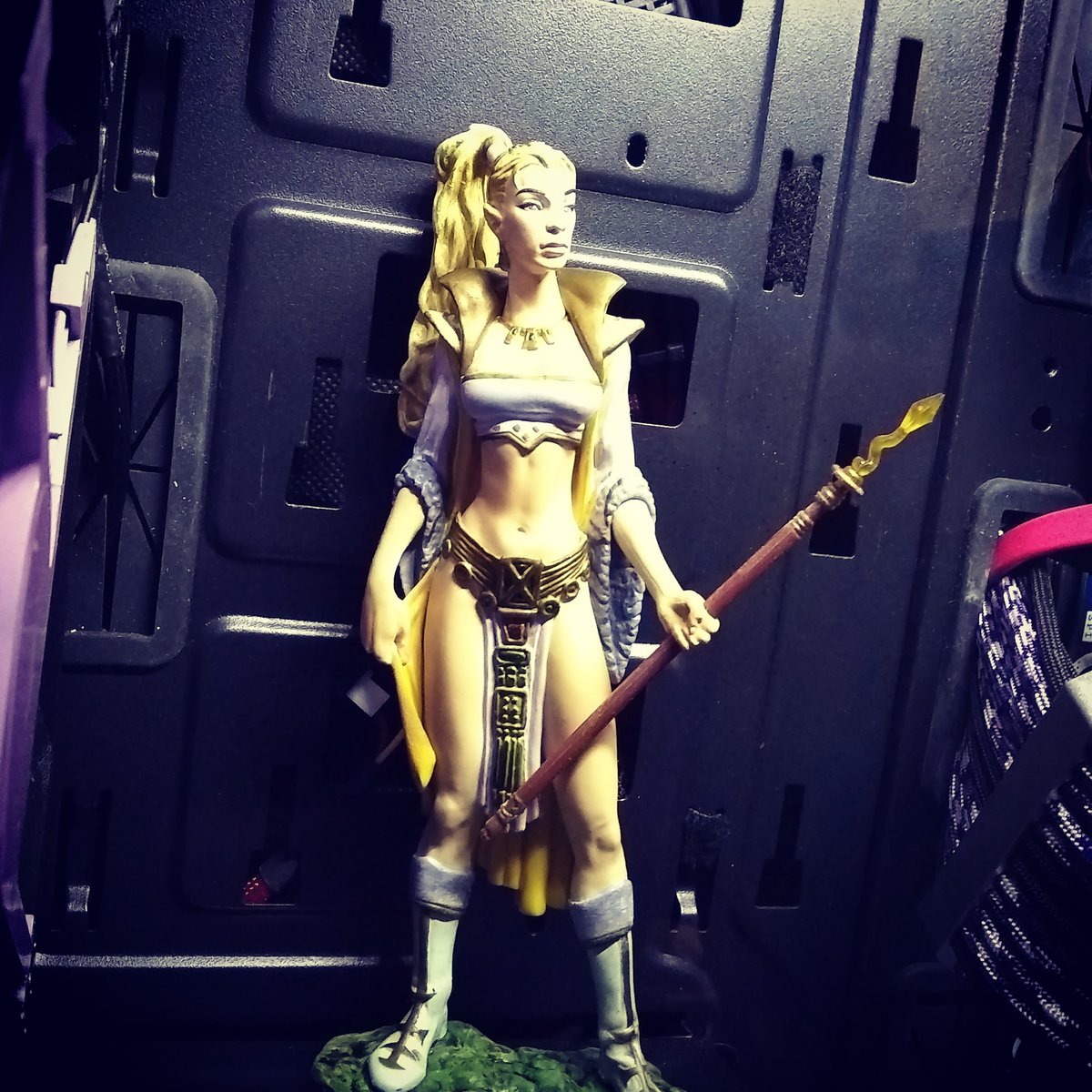 DDCustomMods's tweet photo. 😎 #MomsMod just got a bit more EverQuest!  100 dragon points to anyone who knows who this is..... Where's my true gamers?? 😈

#Sony #Quest #PCMR #Norrath #Forever #Gamer #Gaming #ImOld https://t.co/A6rkJ0mcAb