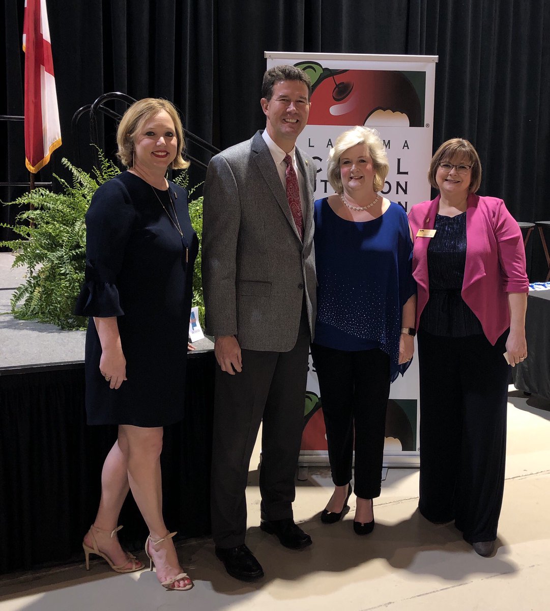JohnHMerrill's tweet photo. I was honored to speak to the members of the Alabama Association of Nutrition and Food Service Professionals tonight at their spring conference in Montgomery! These hard-working folks insure that our children have outstanding meals prepared for them at school every day! #All67 https://t.co/Z1O5BdI6G3