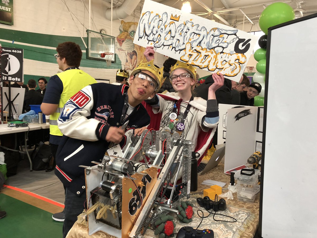 HHS_Robotics's tweet image. 🤖REGIONALS🤖 
#ROVERRUCKUS #FIRSTLAUNCH2019 #omgrobots #FIRSTinspires #STEMsquad #makeitloud #FIRSTAlumni