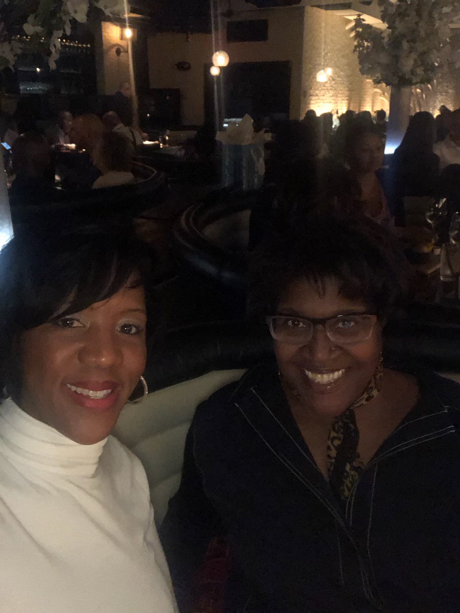 LovelyLibby09's tweet photo. Night out #STKAtlanta @eatSTK with #LeahontheRadio @LeahRadio. Not a fan of the chicken. Let's not talk about the risotto. But very chill atmosphere. Cool vibes. And great mix of #Atlantans. Now, movie night @creedmovie. #LizAndLeahATL #Peachtree #GSUMom #GSUProfM https://t.co/71xXMpp0ys