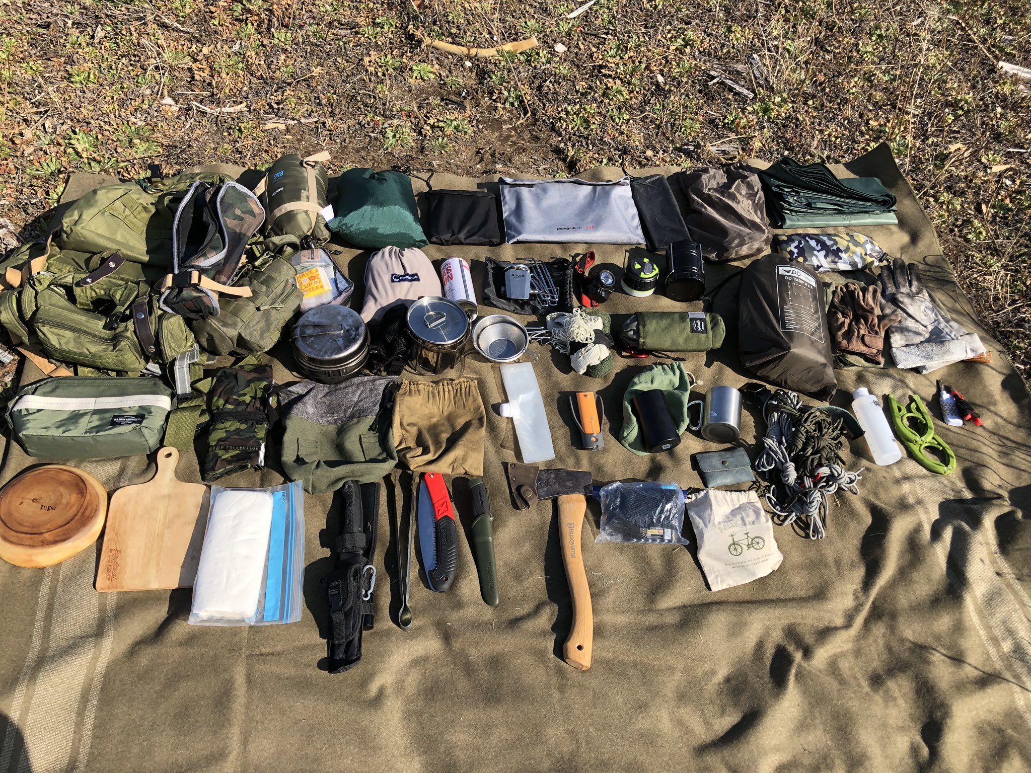 Totsu 登山した事ないくせにulキャンプに憧れた人 キャンプギア道具紹介してみたので良かったらご覧いただければと思います 5キャンプギア道具紹介 T Co 7i8armlixh Youtubeより キャンプ道具紹介 キャンプギア道具紹介 ブッシュ