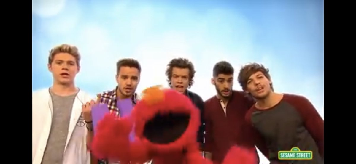 pinklauren208's tweet image. 26 letters in the alphabet but we’re gonna sing about uuuuuu @onedirection #Directioner #OneOnedirection #1dfan