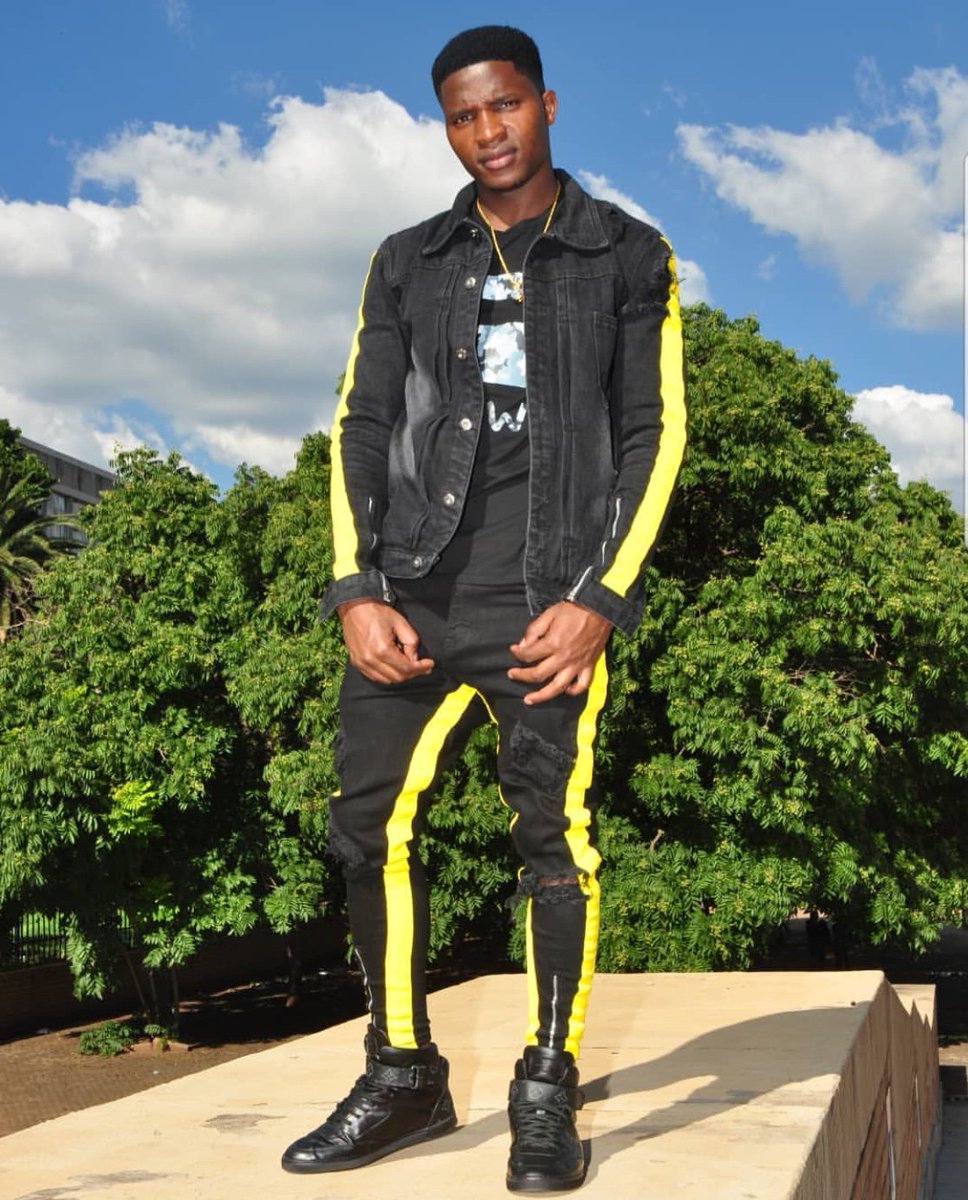 SneakerTrend1's tweet photo. SneakerTrend_SA EssenceOfStyle Jeans Available
Nationwide Delivery
Aramex (Overnight)
2-3 Days Delivery
DM for Prices / Order’‼️(Limited Stock/ Sizes)‼️
#SneakerTrend_SA #EssenceOfStyle #StreetWear #STclothing https://t.co/o2wreCzgUi