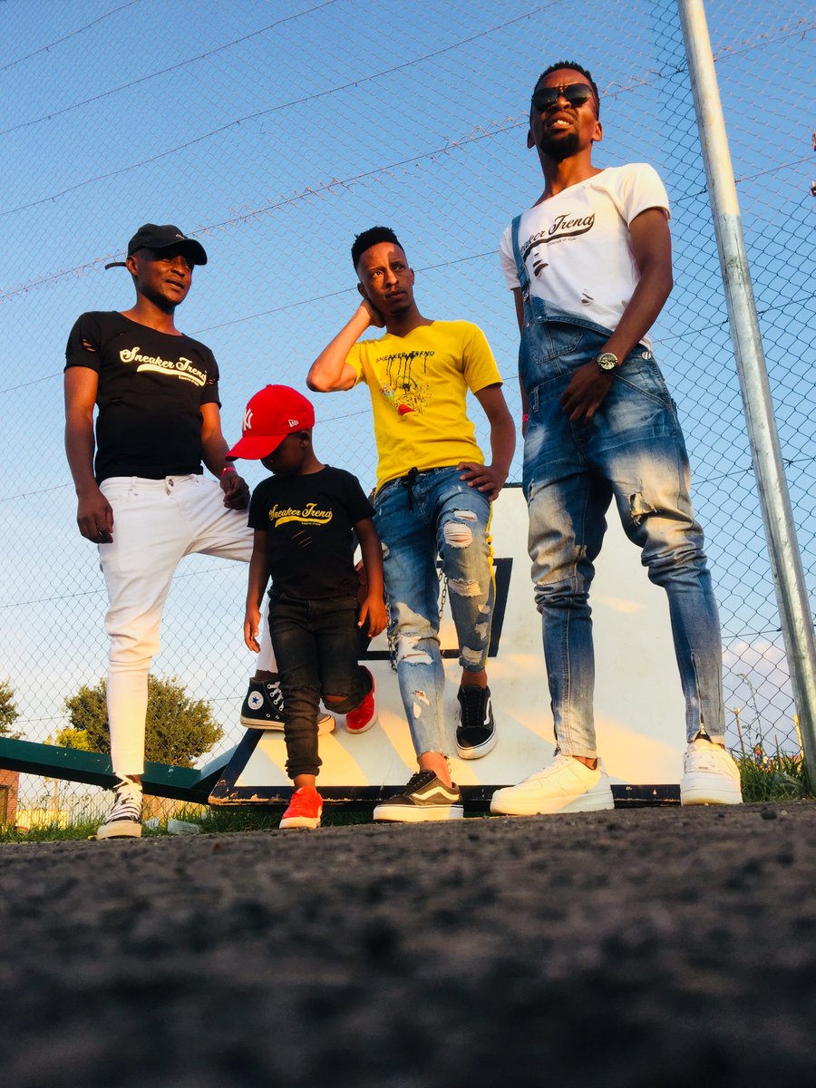 SneakerTrend1's tweet photo. SneakerTrend_SA EssenceOfStyle Jeans Available
Nationwide Delivery
Aramex (Overnight)
2-3 Days Delivery
DM for Prices / Order’‼️(Limited Stock/ Sizes)‼️
#SneakerTrend_SA #EssenceOfStyle #StreetWear #STclothing https://t.co/2DP7kHO9pi