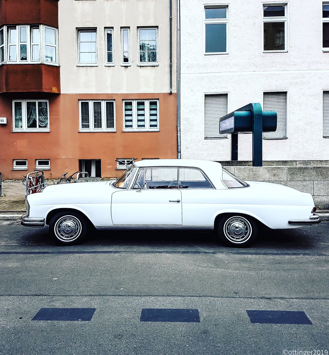 Peat63's tweet photo. #berlin
#soloparking 
#asundaycarpic https://t.co/JtSyaxg2z3