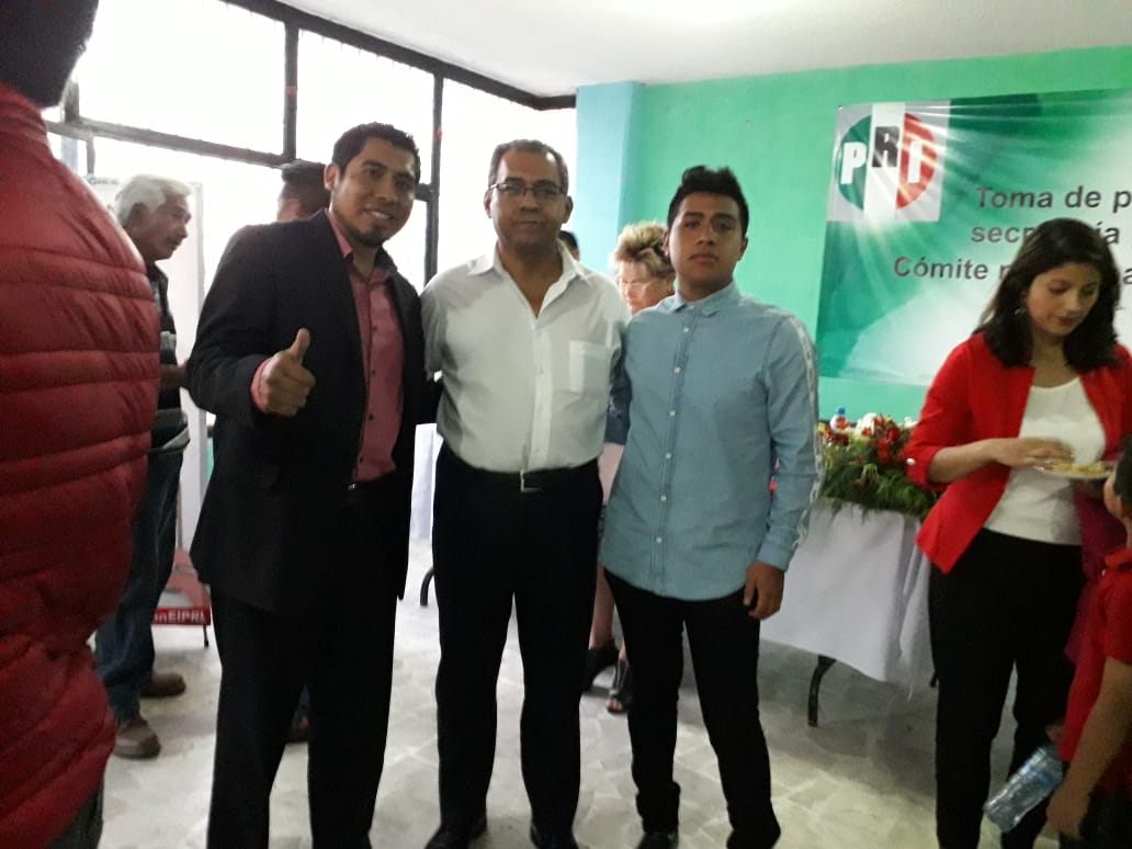 MFRCUAUTLANCING's tweet photo. El día de hoy la #URCuautlancingo estuvimos presentes en la toma de protesta de la secretaria general de nuestro municipio de Cuautlancingo contando con la presencia del ING. Alberto Jiménez Merino @UR_Nacional @urpuebla @mayrusmayrus7 @ajimenezmerino @RossClimaco https://t.co/fBwED0acUa