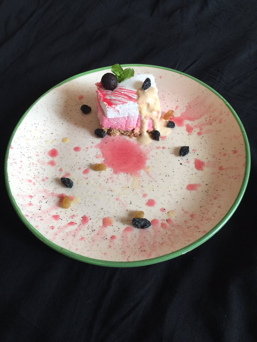 jay17580354's tweet photo. Life is too short to eat gulabjamun, cheese and cake separately!!!  #gulab_jamun #dessert #FoodFantasyth #food #cheesecake https://t.co/i4yx7KBepS