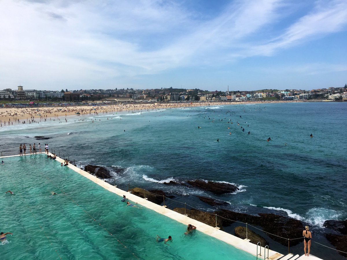 alidelici's tweet photo. Bonne journée ! #DownUnder #Sydney #BondiBeach #IcebergsPool #NoWorries 🤟 https://t.co/E6YY3t2CK2