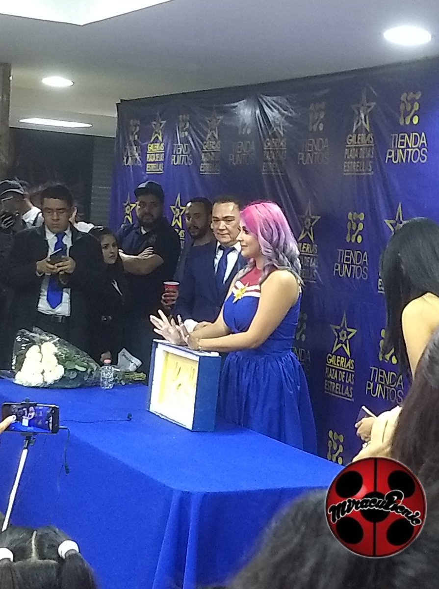 MiracuPicnic's tweet photo. Por aquí les dejamos algunas fotos del día de ayer, cuando Jessica Angeles plasmo sus huellas en Galerías Plaza de las Estrellas. 

Muchas felicidades Jezz. ❤️🦄 https://t.co/Z5xlvjmpKK