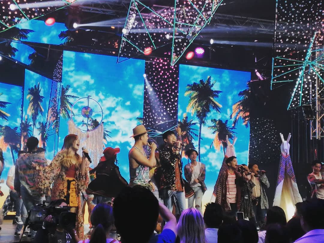 polarisabscbn's tweet photo. ⭐ Feel the summer heat! @THEJANINEBERDIN and @TheTNTBoys with @InigoDPascual and @Espanto2001 on @ASAPOFFICIAL stage! #ASAPNatinTo https://t.co/cwPwBTk0ob