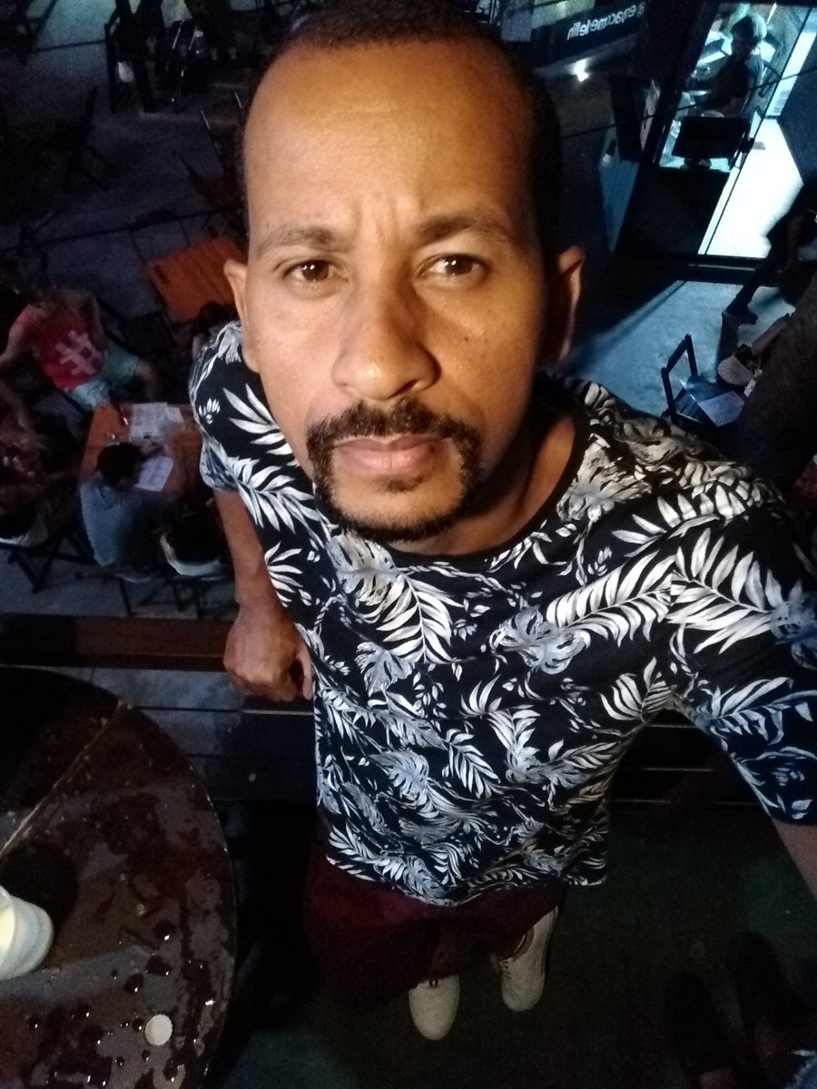 Fabionando's tweet image. A noite tá gostosinha ... #tim #timlab #timbeta #betlab #meadd #folowme