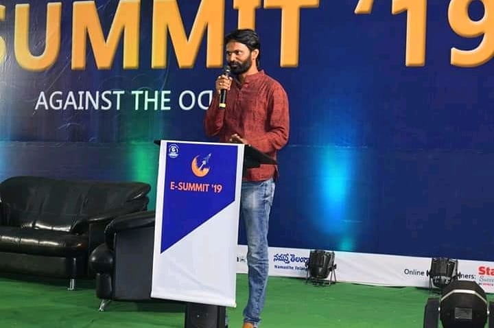 BasarEcell's tweet photo. Mahesh - The off screen hero....
#ActingDirector
#E_Summit19
#AgainstTheOdds
#BasarEcell
#StartupRGUKT https://t.co/FgDA6TWrYI