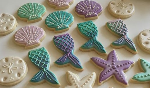 fridagreys's tweet photo. Preparando las muestras para las galletas decoradas para la fiesta de mi sobrihija 😍
Mañana es su (real) cumpleaños y haremos la sesión de fotos!
Si así es a los 5, no quiero pensar cuando cumpla 15!!! #MeAloco!!! https://t.co/jTlzYHsnA7
