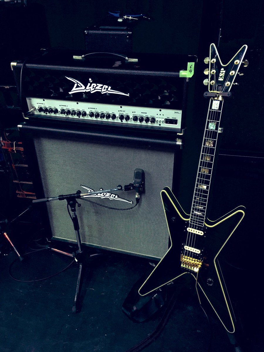 betchi_valtanV's tweet photo. 本日は大阪にてライブ。リハーサルでござんす。
#the冠  #espguitars #espguitarsjapan #diezelamps #diezelherbert https://t.co/V3F6bjCQdp