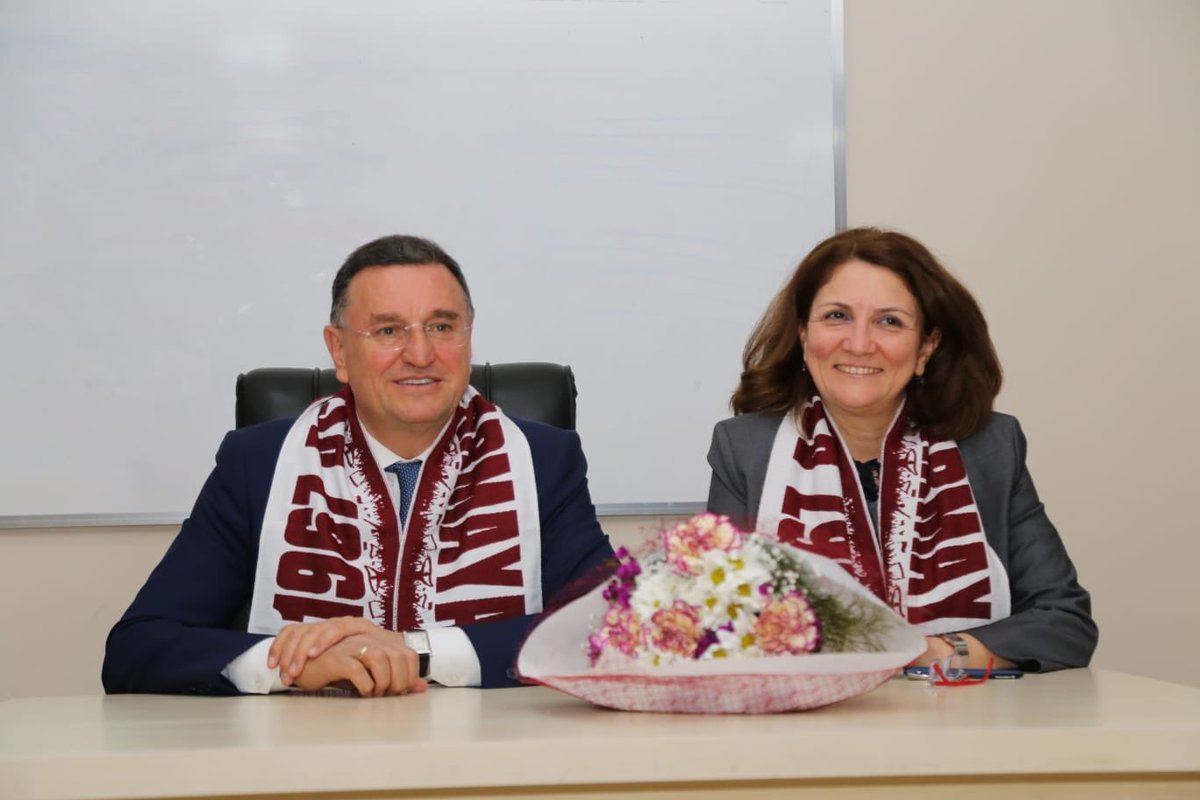 Hatayspor’umuz Galatasaray Takımı’ndan sonra sahasında ikinci kez büyük bir takımı ağılayacak. Çocukluğumuz, gençliğimiz ES-ES’ le geçti.