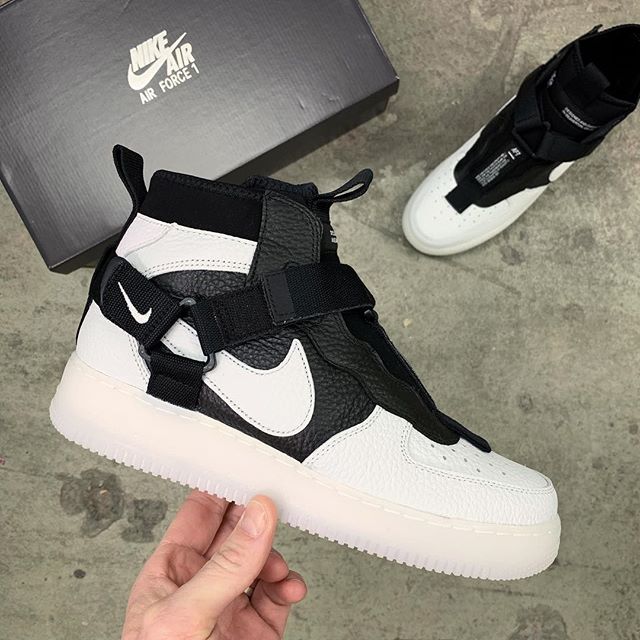 emprender Predecesor Aturdir Footish.se в Twitter: „Nike Air Force 1 Utility Mid, only a few sizes left  on these stunning Air Forces. Head over to https://t.co/t03EOBz4AA to  secure your pair! . . . #nike #airforce1 #
