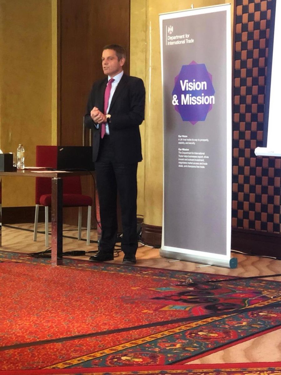 SimonPenney_'s tweet photo. Excellent morning getting to know our new @tradegovuk recruits from across the region. Two engaging days for staff to develop their understanding & learn from experts, helping us build #OneDIT and #ABrilliantCivilService #KnowledgeisGREAT https://t.co/a9LTSl5AoS