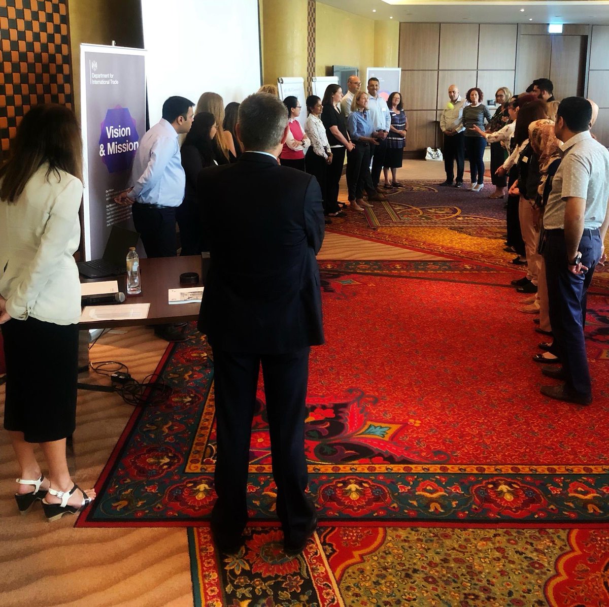 SimonPenney_'s tweet photo. Excellent morning getting to know our new @tradegovuk recruits from across the region. Two engaging days for staff to develop their understanding & learn from experts, helping us build #OneDIT and #ABrilliantCivilService #KnowledgeisGREAT https://t.co/a9LTSl5AoS