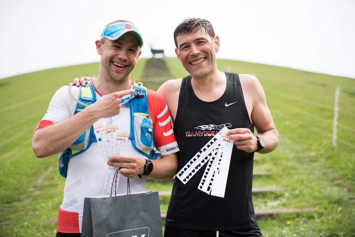 hollander_team's tweet photo. De winnaar van vorig jaar voor wat betreft de meeste keer omhoog (en omlaag) doet dit jaar weer mee met het #hertlopen voor @Stg_Roparun Tof @MalePinup #roparun #team118 Doe jij ook mee? https://t.co/qoCr82QeM7