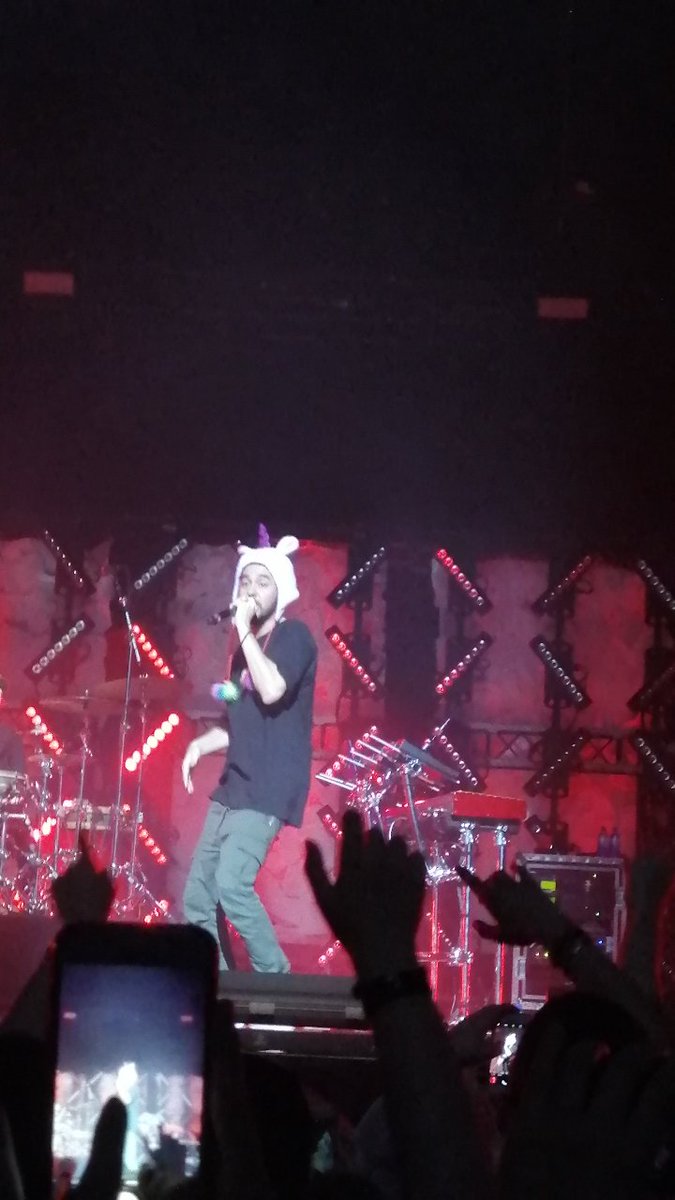 LeaFidone's tweet photo. Mike Pikachu vs Mike Unicorn 😂
Amazing show either way ❤️
#youmakeusproud #posttraumatictour https://t.co/YiS3fb4PGl