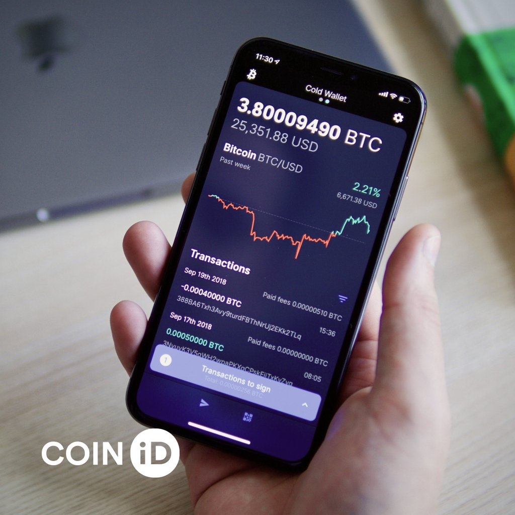 COINiDGroup's tweet photo. One week to go until the #f1 fly off the grid in the #australiangp. Make sure you've prepared for an epic season with COINiD!
#coinid #security #blockchain #bitcoin #cryptocurrency #crypto #wallet #coldstorage #hotstorage #btc #eth #finance #segwit #lightningnetwork #f1 #racing https://t.co/Tt7bjfXURy