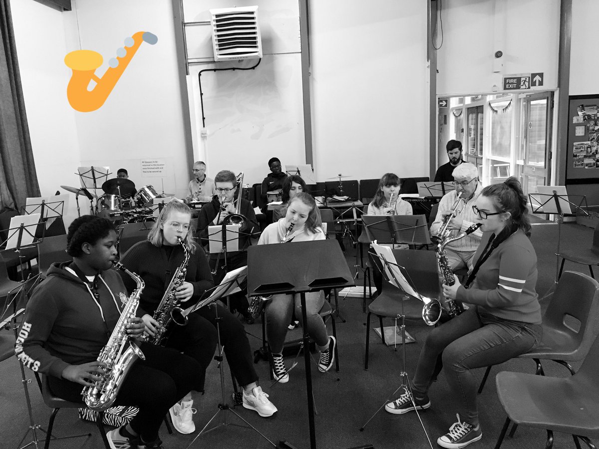 _ALittleHelp's tweet photo. Concert time in #ardentinney. A chance for all the bands to come together and showcase their work! First up...Jazz Club https://t.co/r2Olaw4kOk