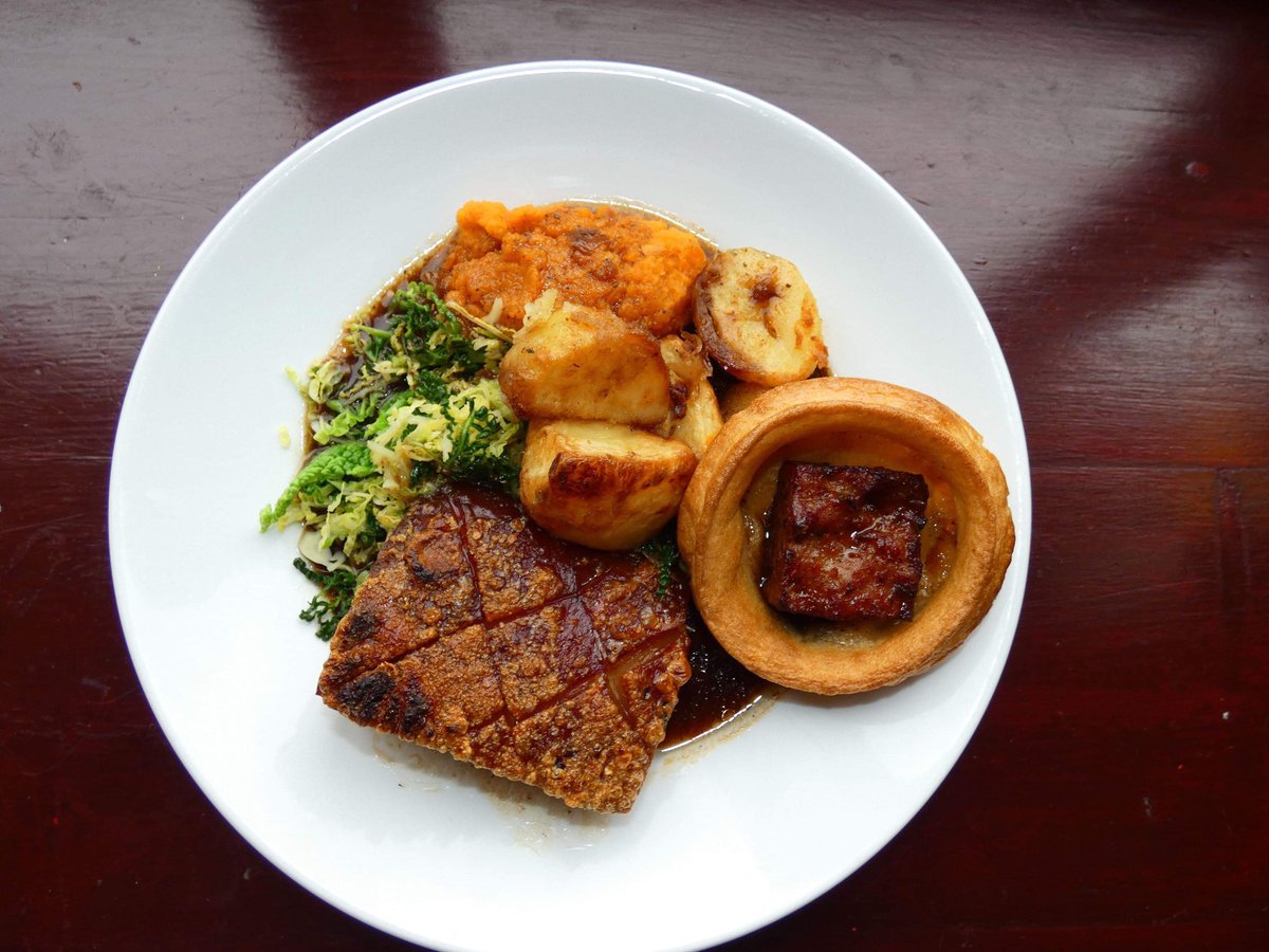 waddleinn's tweet photo. Belly pork anyone ? @StAustellBrew @waddleinn #sundayroast #pub #plymouth https://t.co/Y45sLlc0cG