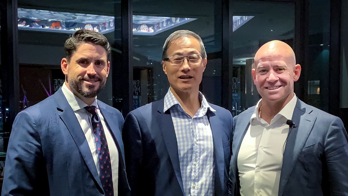 KennethCutbush's tweet photo. With Kelly Macgroarty and Allan Wang at the Queensland Shoulder Society (QSS) Scientific Meeting a couple of weeks ago. Allan gave a couple of fascinating talks on surgery for rotator cuff tears and reverse total shoulder replacement surgery. Kelly Macgroarty is president of QSS. https://t.co/yYNrDc6lGX