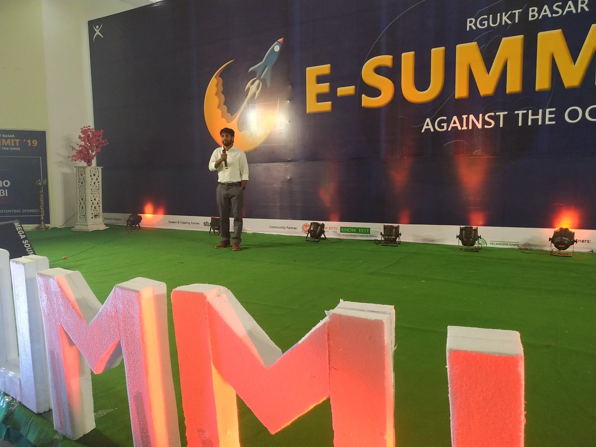 BasarEcell's tweet photo. Veerabhadram Founder Dhaksha Tech
Short and Sweetest.
#E_Summit19
#AgainstTheOdds
#BasarEcell
#StartupBASAR https://t.co/LnYJoi84hV