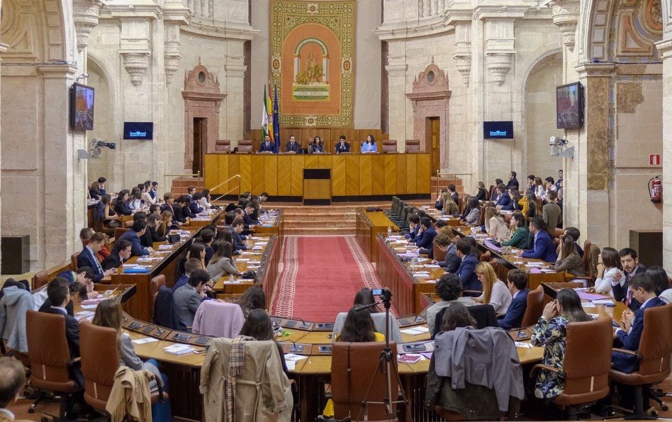 CanovasFundac's tweet photo. Pleno de la XIVª @SIPAndalucia esta semana en el @ParlamentoAnd con la Presidenta @martabosquet y nuestro Diputado y Secretario General @miguelangelruiz https://t.co/WUSZaNDBV7
