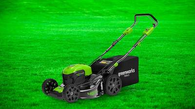 ZoneOutillage's tweet photo. La tondeuse GD40LM46SP 2506007 auto-tractée étend la gamme des tondeuses Greenworks. Retrouvez l'article complet sur notre site : https://t.co/DOh8wx9Zfm 

@greenworkstools #Nouveautés #Tondeuses #ZoneOutillage https://t.co/cuZbRyQriY