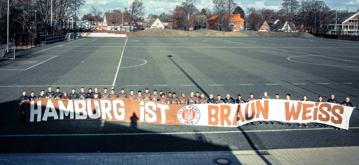 Wir auf dem Rasen, Ihr auf den Rängen.
#fcsphsv #fcsp